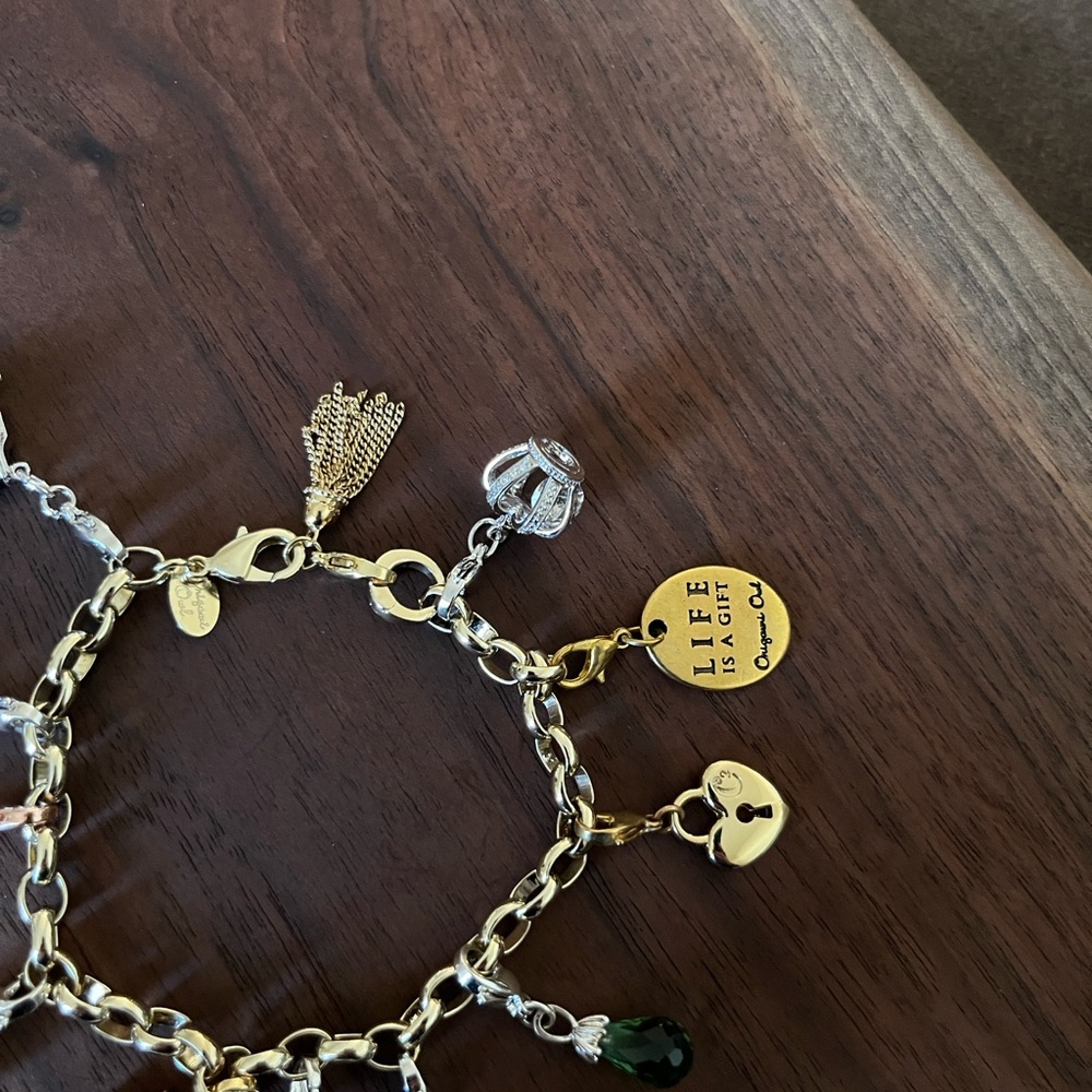 Origami owl bracelet in tone gold and silver/ 12 charms - Picture 7 of 15